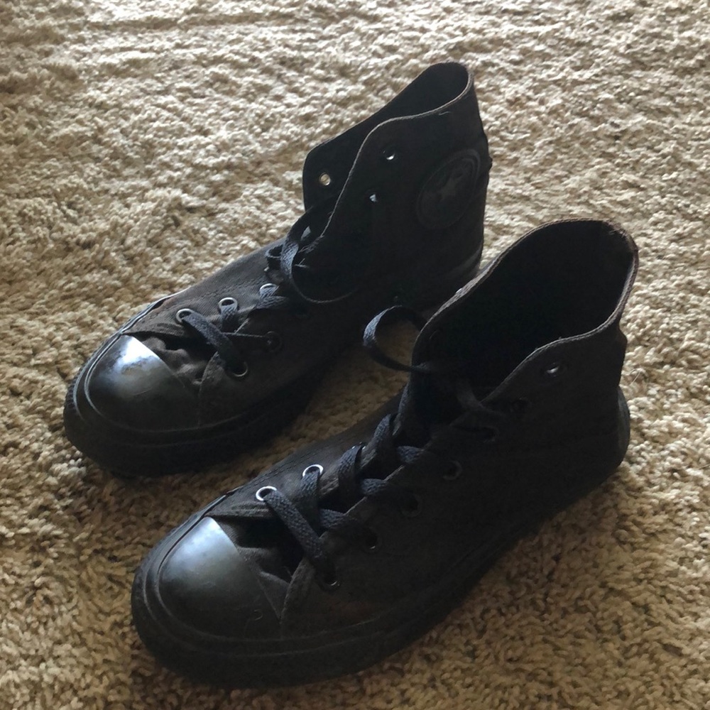 Converse Women’s 8 Men’s 6 Black